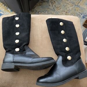 Place Black Kids Boots with Button Details